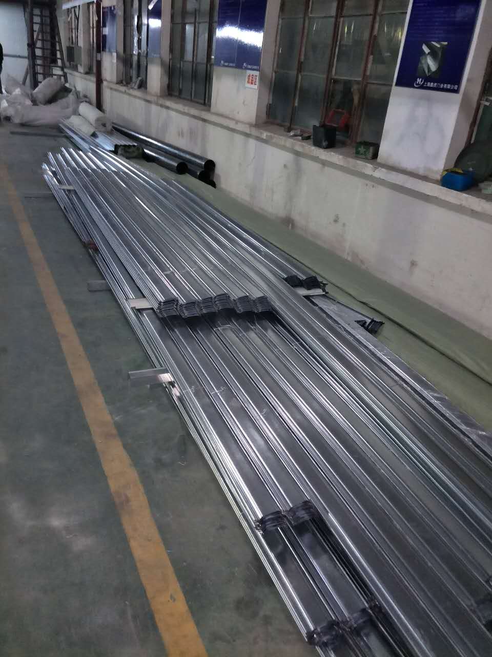 鋼質防火卷簾門